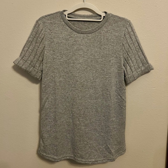 Gray Knit Top, NEVER WORN, Lightweight, Size Small - Picture 1 of 6